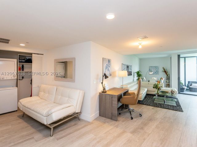 121 NE 34th St 1014, Miami, FL 33137