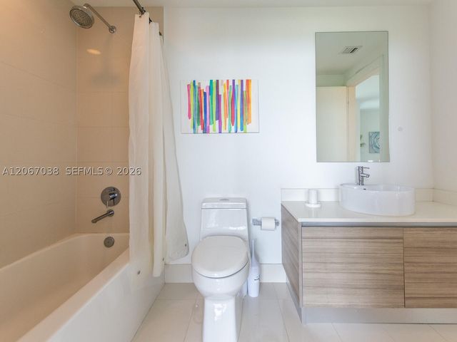 121 NE 34th St 1014, Miami, FL 33137