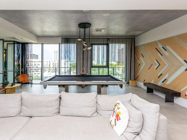121 NE 34th St 1014, Miami, FL 33137