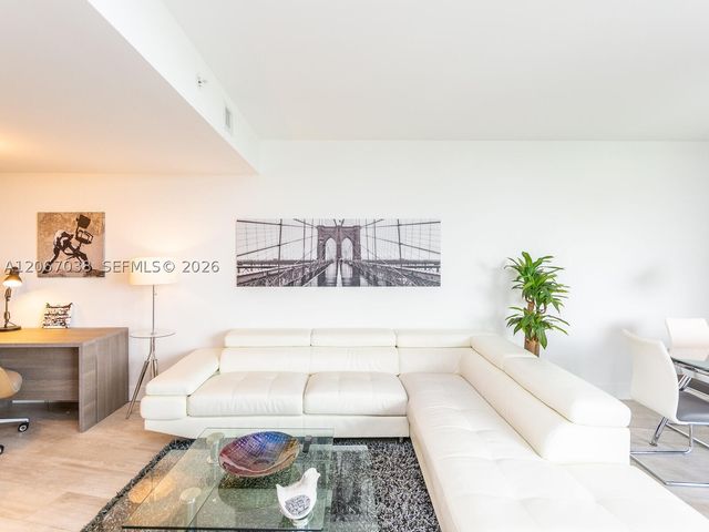 121 NE 34th St 1014, Miami, FL 33137