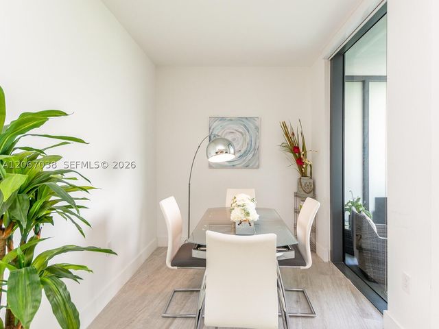 121 NE 34th St 1014, Miami, FL 33137