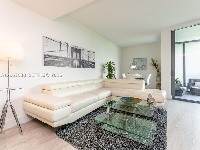 121 NE 34th St 1014, Miami, FL 33137