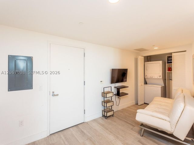 121 NE 34th St 1014, Miami, FL 33137