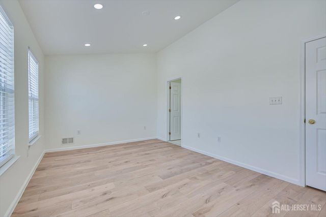 3 Kosmoski Terrace, Sayreville, NJ 08859