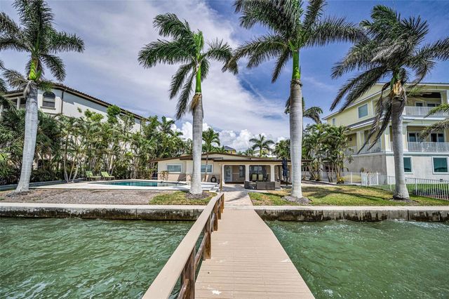 52 N PINE CIRCLE, Belleair, FL 33756