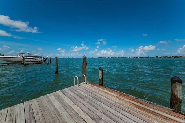 52 N PINE CIRCLE, Belleair, FL 33756