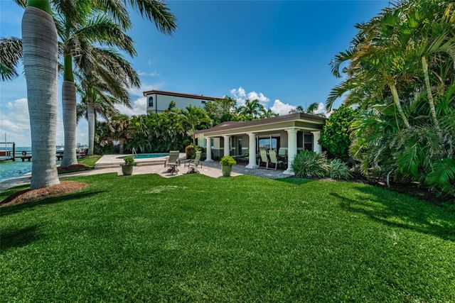 52 N PINE CIRCLE, Belleair, FL 33756