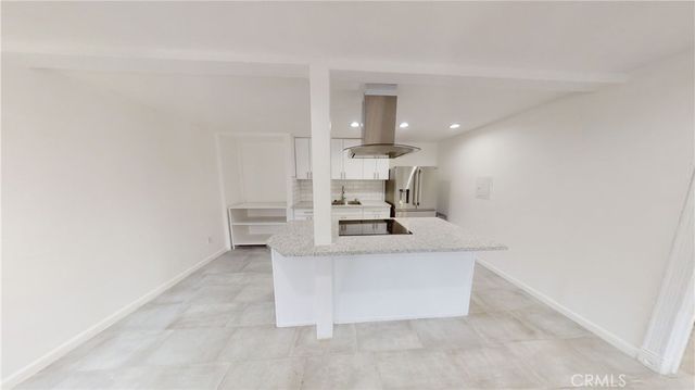 1030 W Macarthur Boulevard 10, Santa Ana, CA 92707