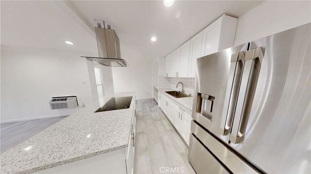 1030 W Macarthur Boulevard 10, Santa Ana, CA 92707