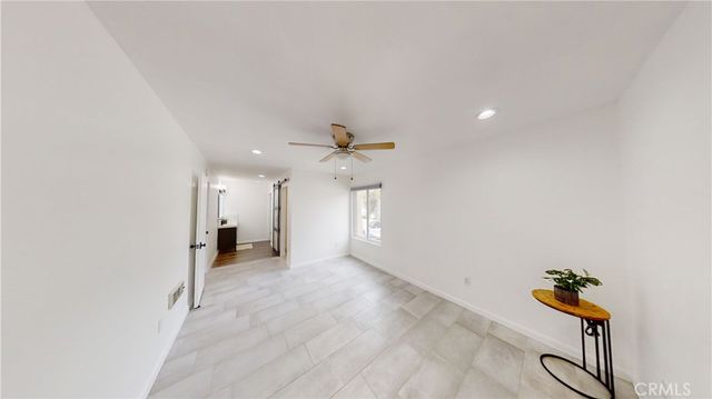 1030 W Macarthur Boulevard 10, Santa Ana, CA 92707