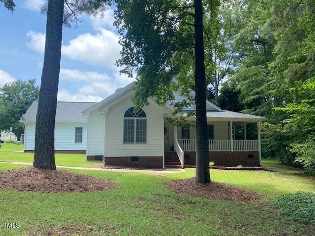 400 Westminster Drive, Clayton, NC 27520