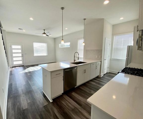 6102 Caddie ST A, Austin, TX 78741