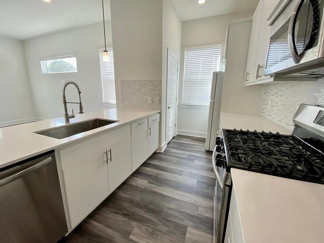 6102 Caddie ST A, Austin, TX 78741