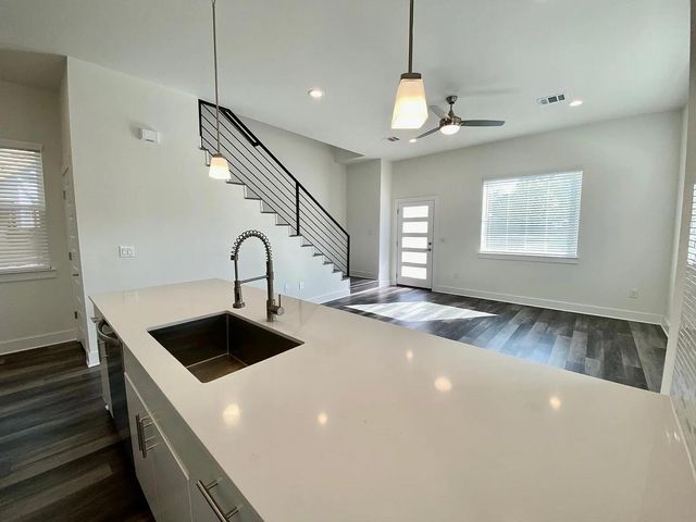 6102 Caddie ST A, Austin, TX 78741