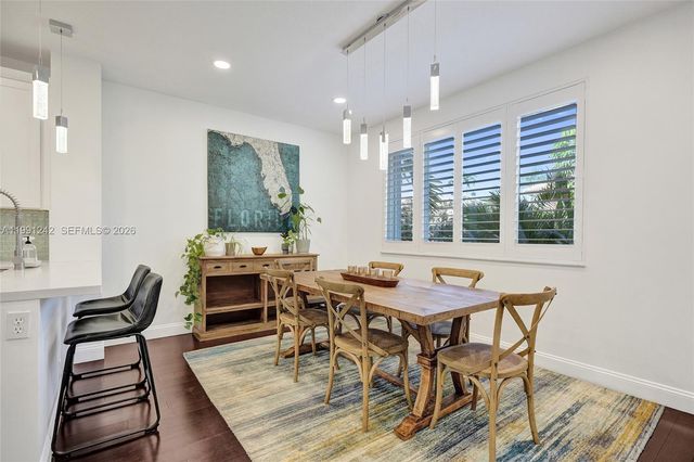 1062 SW 158th Ave, Pembroke Pines, FL 33027