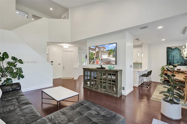 1062 SW 158th Ave, Pembroke Pines, FL 33027