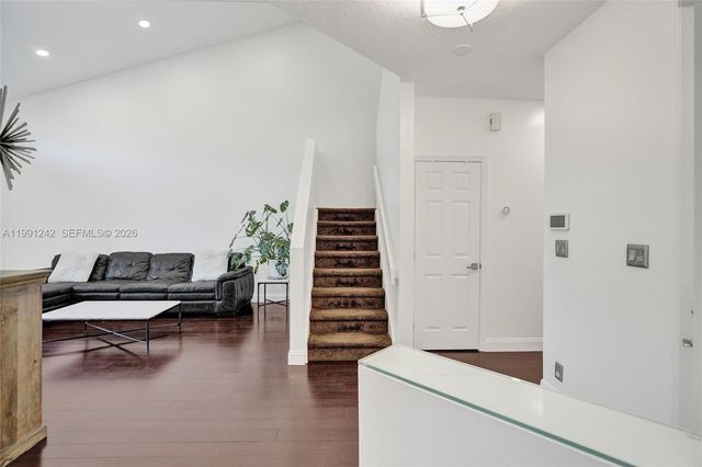 1062 SW 158th Ave, Pembroke Pines, FL 33027