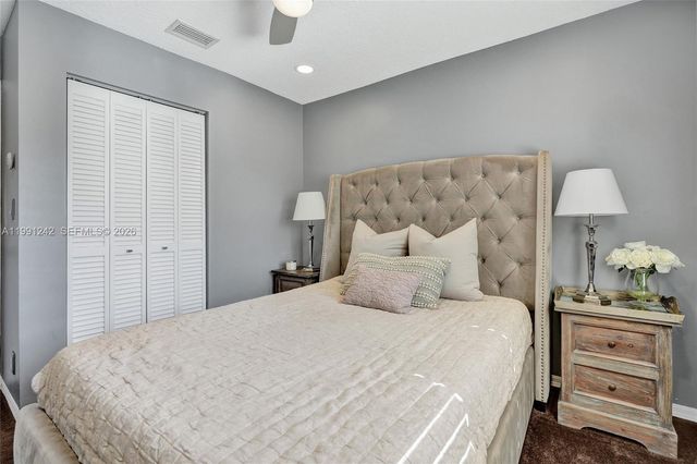 1062 SW 158th Ave, Pembroke Pines, FL 33027