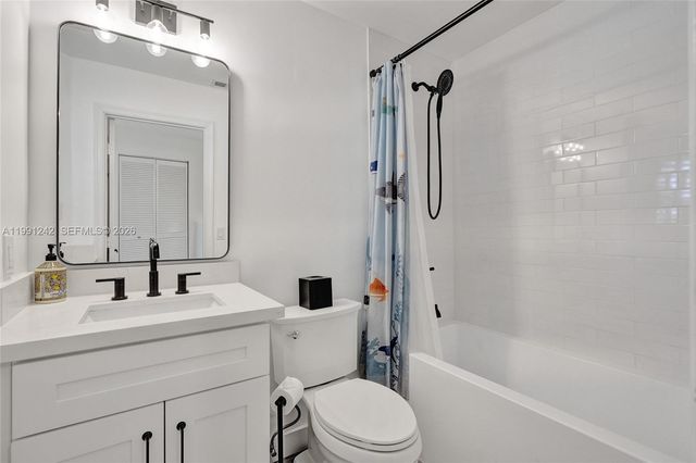 1062 SW 158th Ave, Pembroke Pines, FL 33027