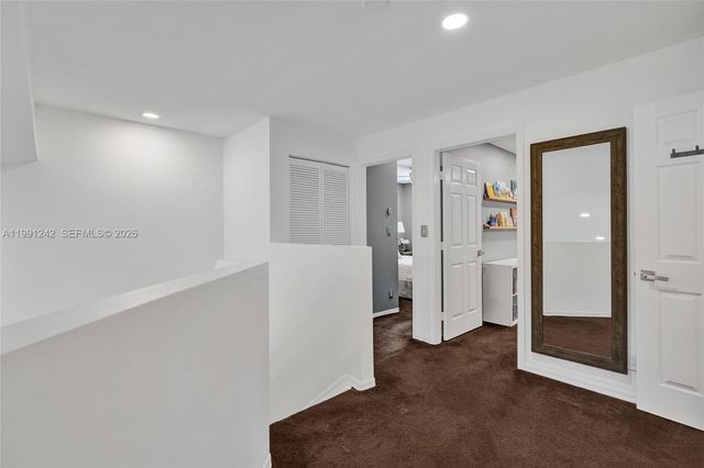 1062 SW 158th Ave, Pembroke Pines, FL 33027