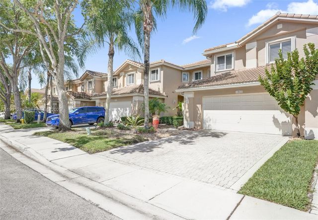 1062 SW 158th Ave, Pembroke Pines, FL 33027