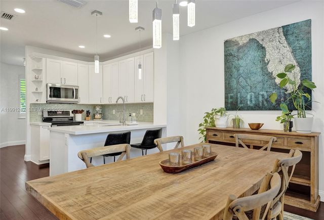 1062 SW 158th Ave, Pembroke Pines, FL 33027