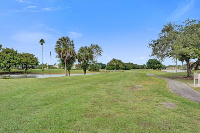 1062 SW 158th Ave, Pembroke Pines, FL 33027