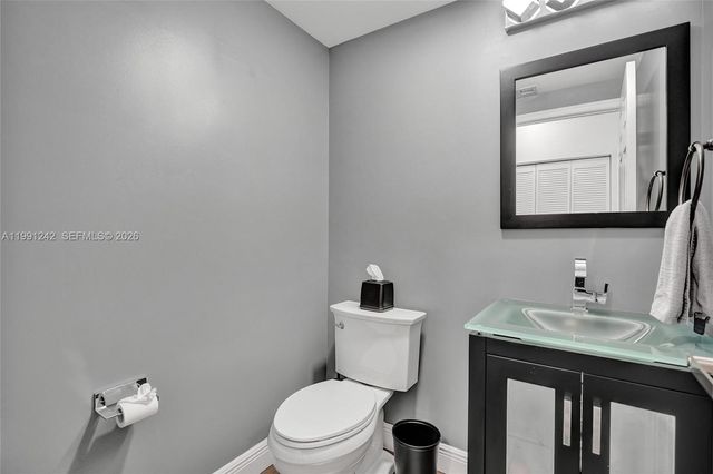 1062 SW 158th Ave, Pembroke Pines, FL 33027