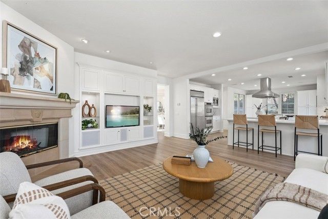 2 Aquila Way, Laguna Hills, CA 92679