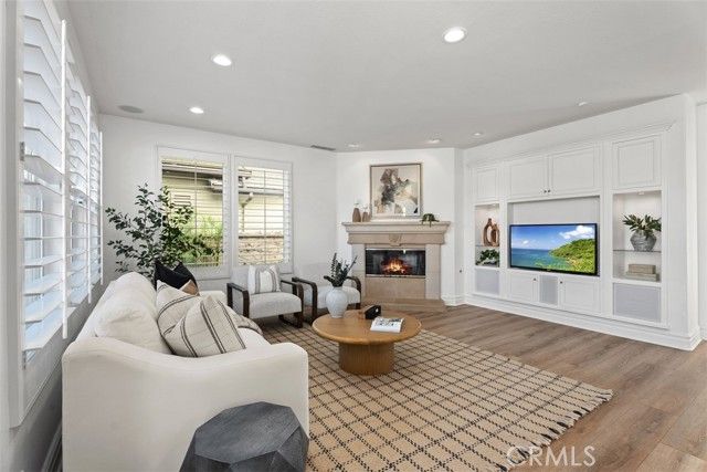 2 Aquila Way, Laguna Hills, CA 92679