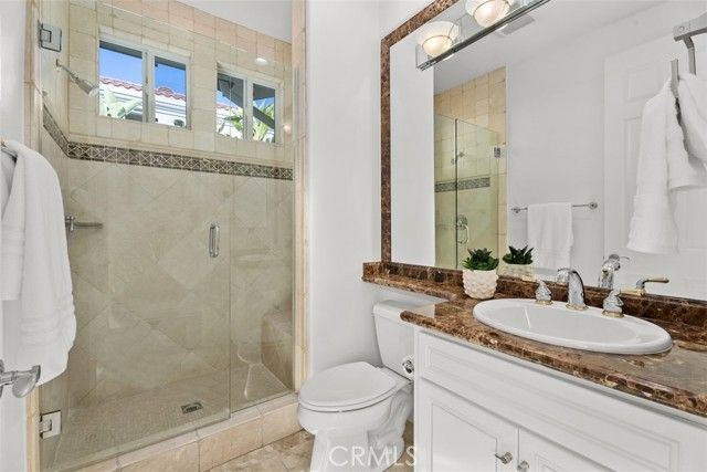 2 Aquila Way, Laguna Hills, CA 92679