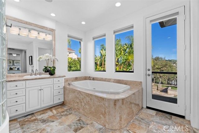 2 Aquila Way, Laguna Hills, CA 92679