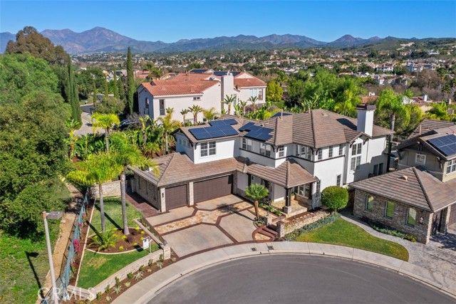 2 Aquila Way, Laguna Hills, CA 92679