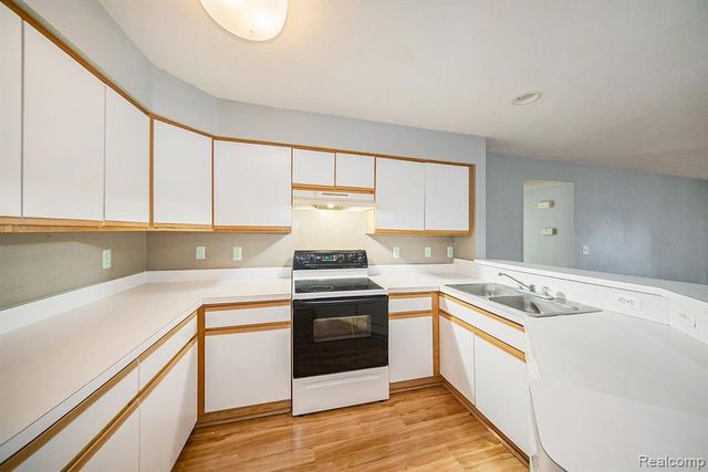 1307 Millbrook Trail, Ann Arbor, MI 48108