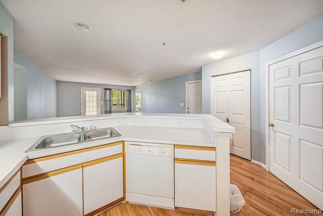 1307 Millbrook Trail, Ann Arbor, MI 48108