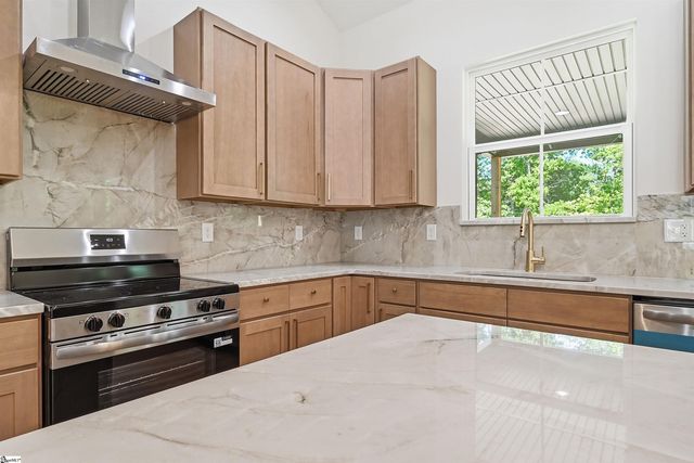 147 Bridwell Road, Woodruff, SC 29388