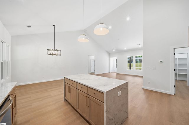 147 Bridwell Road, Woodruff, SC 29388