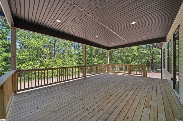 147 Bridwell Road, Woodruff, SC 29388