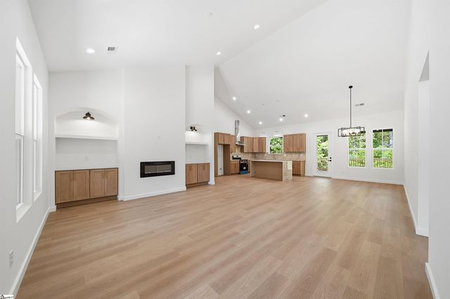 147 Bridwell Road, Woodruff, SC 29388