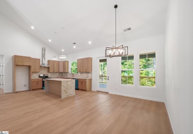 147 Bridwell Road, Woodruff, SC 29388