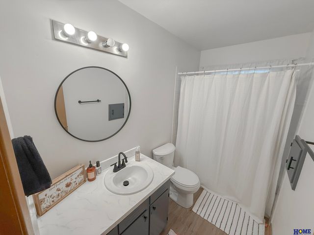 7920 Steinway Road, Lincoln, NE 68505