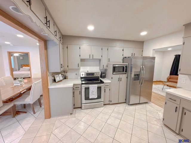 7920 Steinway Road, Lincoln, NE 68505