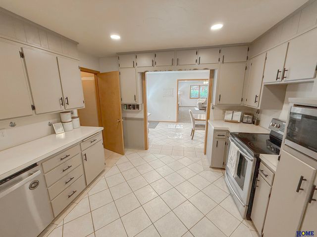 7920 Steinway Road, Lincoln, NE 68505