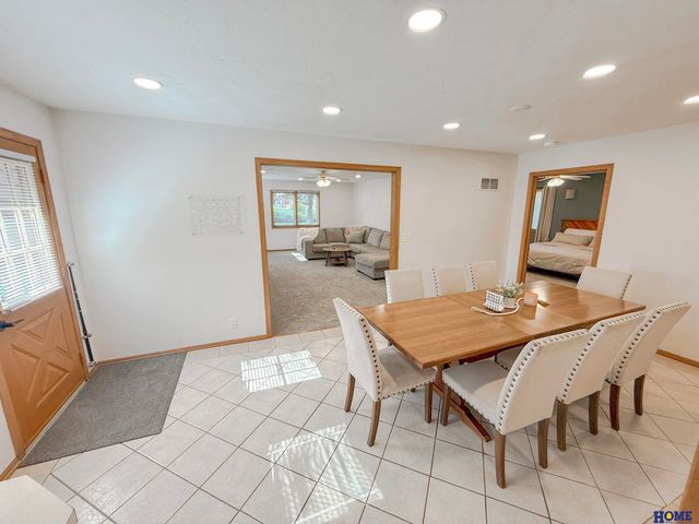 7920 Steinway Road, Lincoln, NE 68505
