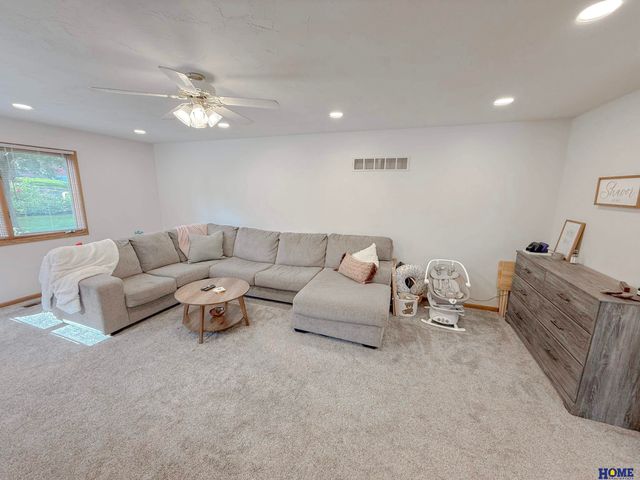 7920 Steinway Road, Lincoln, NE 68505