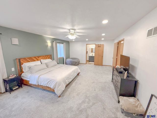 7920 Steinway Road, Lincoln, NE 68505