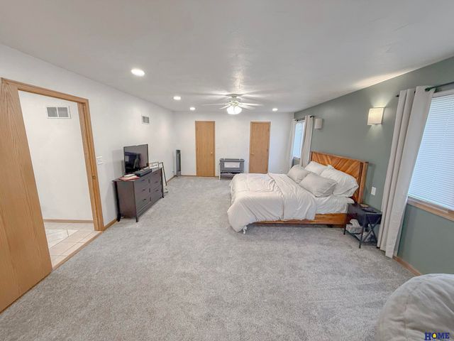 7920 Steinway Road, Lincoln, NE 68505