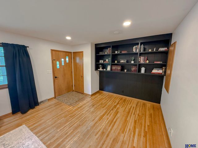 7920 Steinway Road, Lincoln, NE 68505