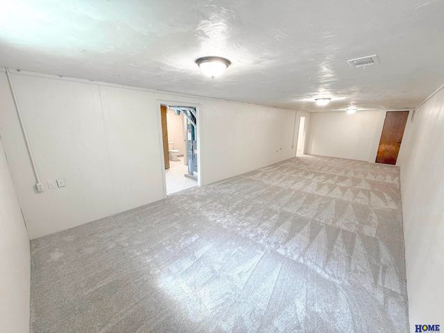 7920 Steinway Road, Lincoln, NE 68505