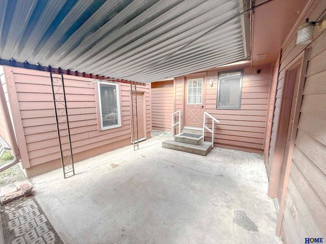 7920 Steinway Road, Lincoln, NE 68505